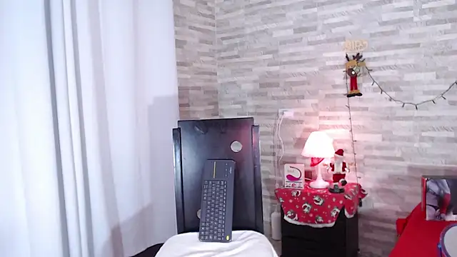 SarahhCooper online show from December 2024 11:33:01 AM