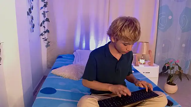 Tommyfoxboy online show from December 2024 02:52:02 PM