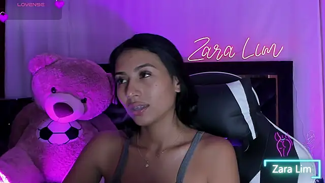 Snapshot of ZaraLim chatting on September 2025 06:56:02 PM ZaraLim online show from September 2025 06:56:02 PM