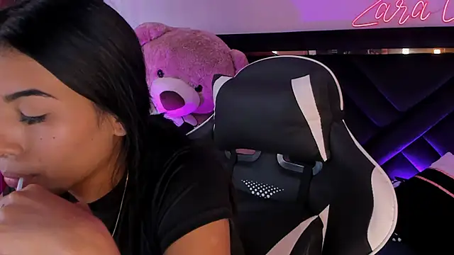 Snapshot of ZaraLim chatting on September 2025 06:02:02 PM ZaraLim online show from September 2025 06:02:02 PM