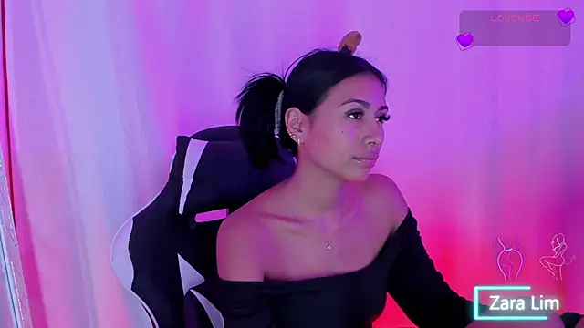 Snapshot of ZaraLim chatting on October 2025 05:10:01 PM ZaraLim online show from October 2025 05:10:01 PM