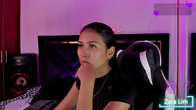 Snapshot of ZaraLim chatting on October 2025 04:31:02 PM ZaraLim online show from October 2025 04:31:02 PM