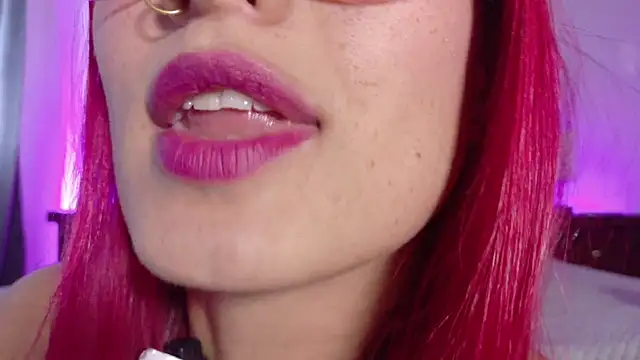 luccycollins  online show from October 2025 04:05:02 PM