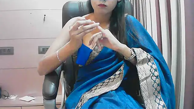 collage hoty online show from September 2025 04:40:02 PM