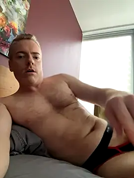 Gingerbushguy online show from November 2025 07:49:02 PM