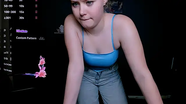 Snapshot of nikole_kitt chatting on December 2024 02:43:02 AM nikole kitt online show from December 2024 02:43:02 AM