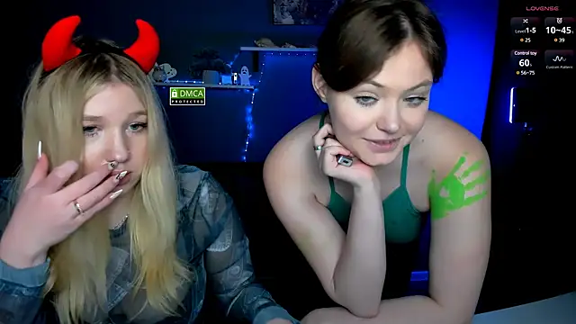 Snapshot of nikole_kitt chatting on January 2025 11:03:01 PM nikole kitt online show from January 2025 11:03:01 PM