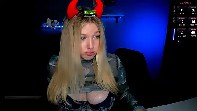 Snapshot of nikole_kitt chatting on February 2025 02:05:02 AM nikole kitt online show from February 2025 02:05:02 AM