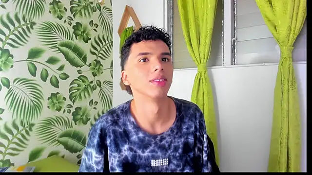 Snapshot of SEANTROYY chatting on February 2025 04:25:01 AM SEANTROYY online show from February 2025 04:25:01 AM