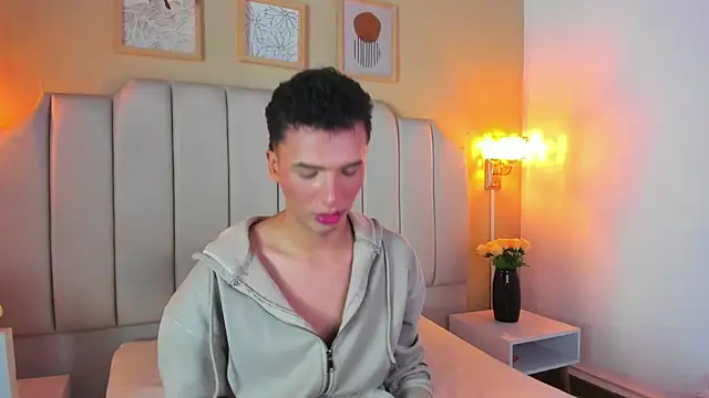 SEANTROYY online show from October 2025 04:04:02 AM