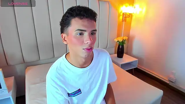 SEANTROYY online show from November 2025 03:49:02 AM