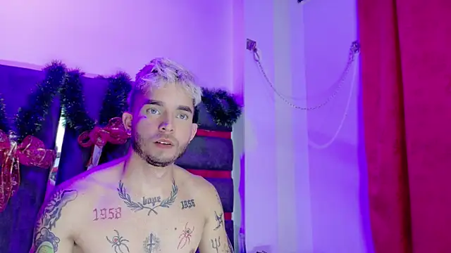 AliceandMax online show from January 2025 04:32:02 PM