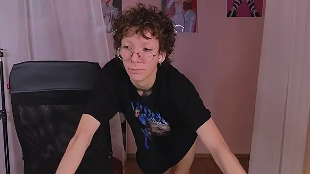 Snapshot of TommieH chatting on February 2025 11:58:01 AM TommieH online show from February 2025 11:58:01 AM