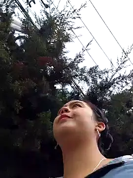 lara moon25 online show from October 2025 08:42:01 PM