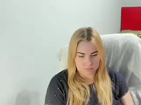 SkarletXDream online show from December 2024 12:33:01 AM