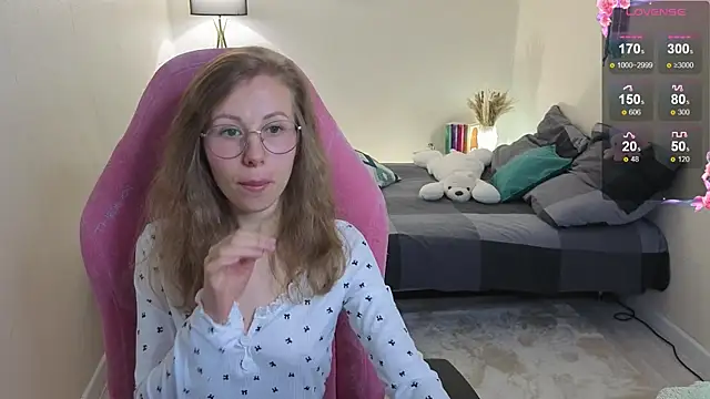 Lill Mary online show from October 2025 01:47:01 AM