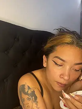 baby lizy online show from February 2025 05:22:01 PM