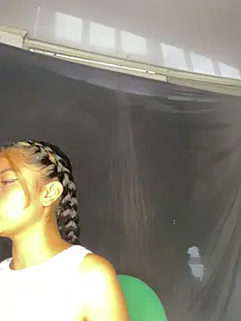 baby lizy online show from February 2025 09:35:02 PM