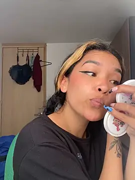 baby lizy online show from October 2025 06:07:02 PM