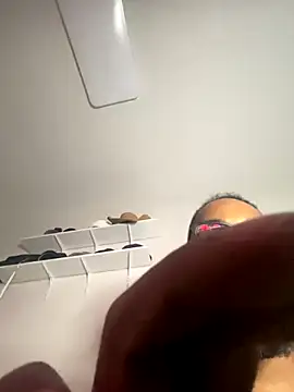 Snapshot of bigdinca chatting on October 2025 11:35:01 PM bigdinca online show from October 2025 11:35:01 PM