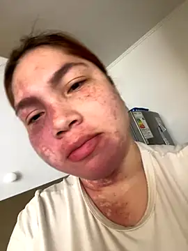 WhiteWomen online show from September 2025 04:50:01 PM