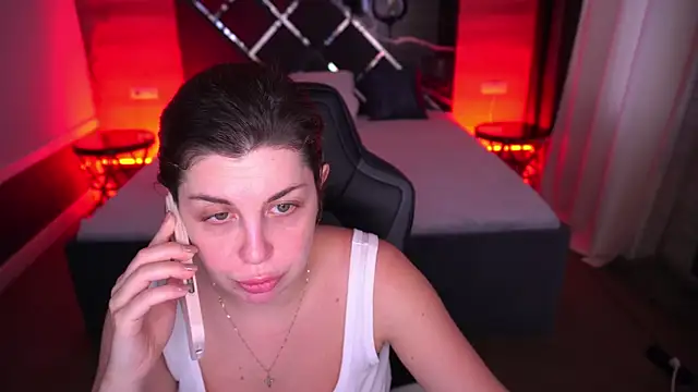 Snapshot of MirandaWong chatting on October 2025 05:54:02 AM MirandaWong online show from October 2025 05:54:02 AM