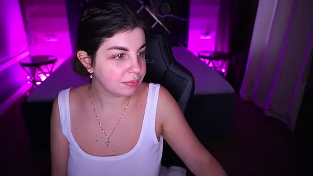 Snapshot of MirandaWong chatting on November 2025 07:30:01 AM MirandaWong online show from November 2025 07:30:01 AM