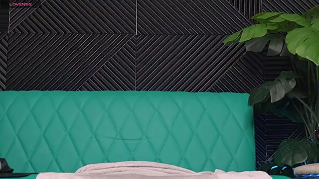 Snapshot of home_horny_eva chatting on December 2024 02:49:02 PM home horny eva online show from December 2024 02:49:02 PM