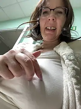 Snapshot of B_Bonya_m chatting on January 2025 03:19:01 PM B Bonya m online show from January 2025 03:19:01 PM