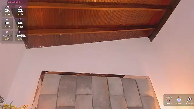 Snapshot of Sofi_Vasquez chatting on September 2025 08:56:02 PM Sofi Vasquez online show from September 2025 08:56:02 PM