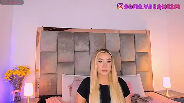 Snapshot of Sofi_Vasquez chatting on October 2025 09:01:01 PM Sofi Vasquez online show from October 2025 09:01:01 PM