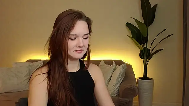 Snapshot of LindaRobertz chatting on November 2025 10:10:02 PM LindaRobertz online show from November 2025 10:10:02 PM