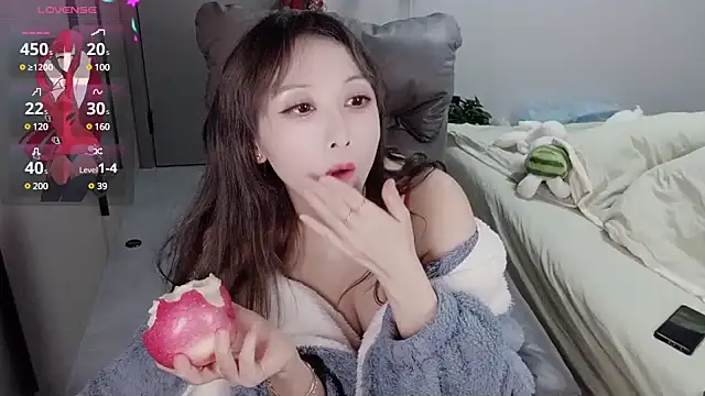 Xiaoyu-G online show from January 2025 11:41:01 AM