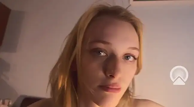 Evvie Summn1 online show from December 2024 02:05:01 AM