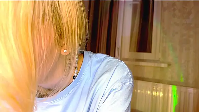 Evvie Summn1 online show from March 2025 02:53:02 PM