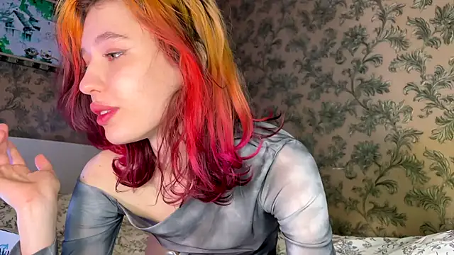 Evvie Summn1 online show from March 2025 04:46:01 PM