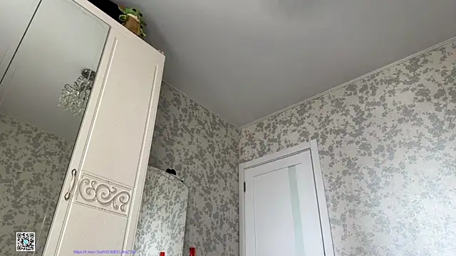 Evvie Summn1 online show from October 2025 08:59:01 AM