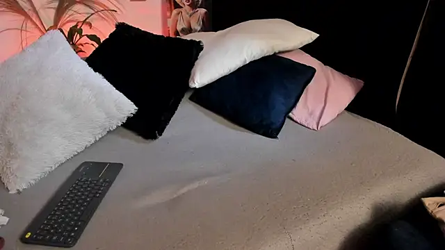 Serenity Day online show from October 2025 10:07:02 PM