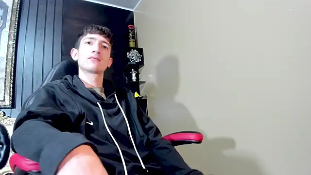 Erik Osorio online show from January 2025 04:21:01 PM
