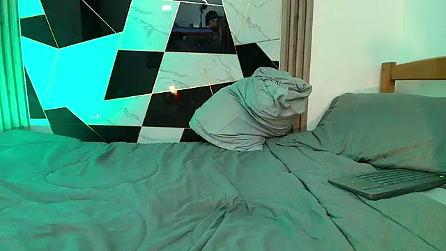 Erik Osorio online show from February 2025 01:15:02 AM