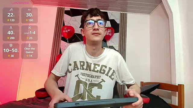 Erik Osorio online show from February 2025 10:14:01 PM