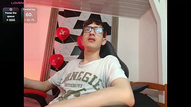 Erik Osorio online show from February 2025 01:18:02 AM