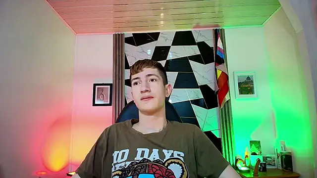 Erik Osorio online show from September 2025 04:07:02 PM