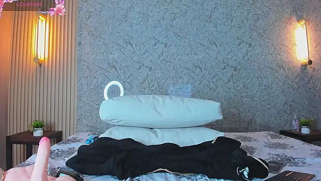 adara scot online show from December 2024 02:17:02 PM