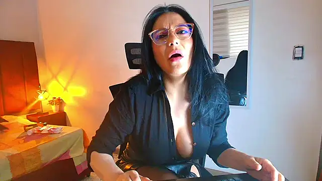 Zuzana21 online show from October 2025 12:57:02 PM