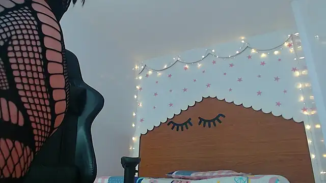 Chinatsu t online show from January 2025 04:09:01 AM