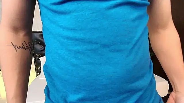 MaxxiCruz online show from September 2025 04:17:02 AM