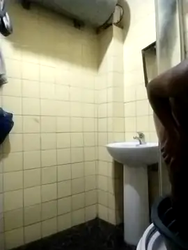 Snapshot of Polygamist chatting on November 2025 06:29:02 PM Polygamist online show from November 2025 06:29:02 PM