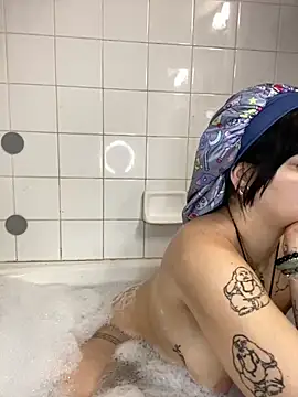 Snapshot of pircilla23 chatting on October 2025 02:18:01 PM pircilla23 online show from October 2025 02:18:01 PM