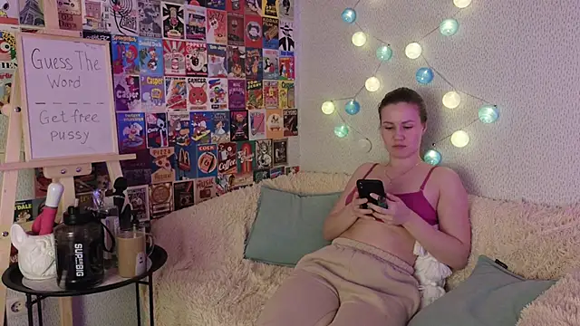 LittleLeen online show from December 2024 06:27:01 PM